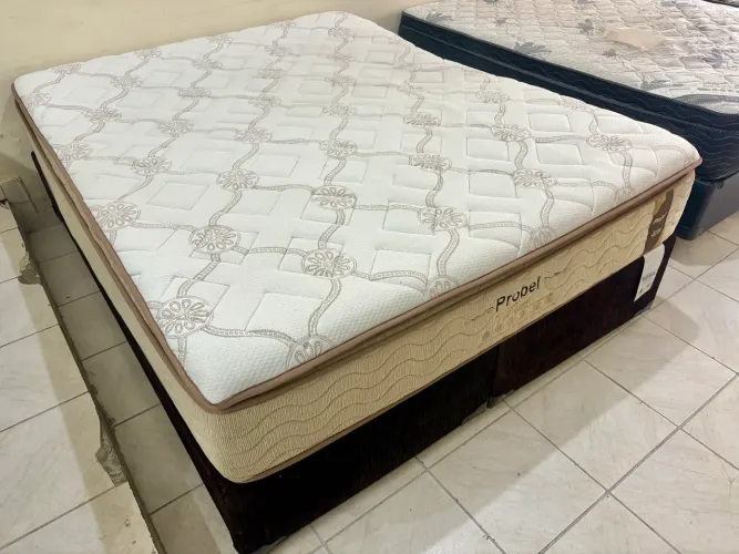Cama box de casal Queen , cama Queen