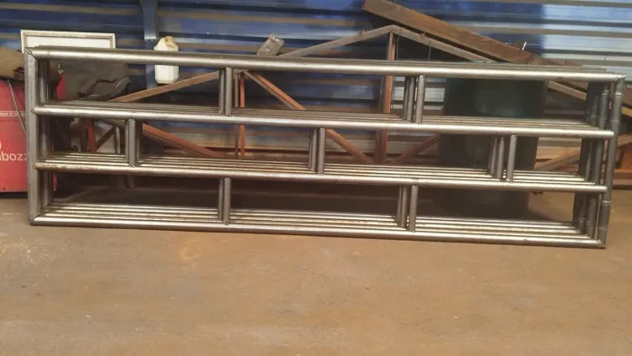 Porteira de ferro para cavalo 3,00 x 0,90