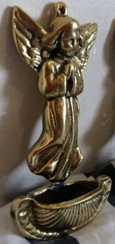 Anjo de água benta