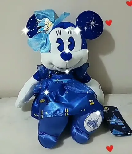 Pelúcia Minnie Mouse Main Attraction Junho