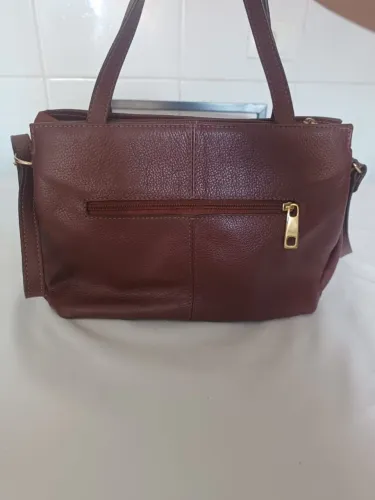 BOLSA EM COURO RAFAELA GUIMARÃES - PINHÃO