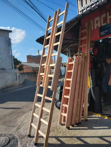 Escada 7 degraus Eucalipto 