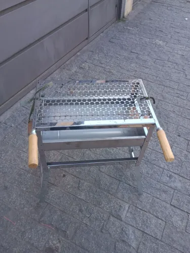 Churrasqueira portátil em aço inox