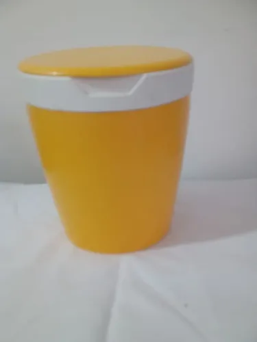 Lixeira amarelo para pia de cozinha
