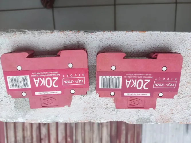 Dispositivo de Proteção contra Surtos - 20 KA