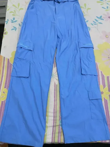 Calça Cargo Azul Claro - Nova, com bolsos!