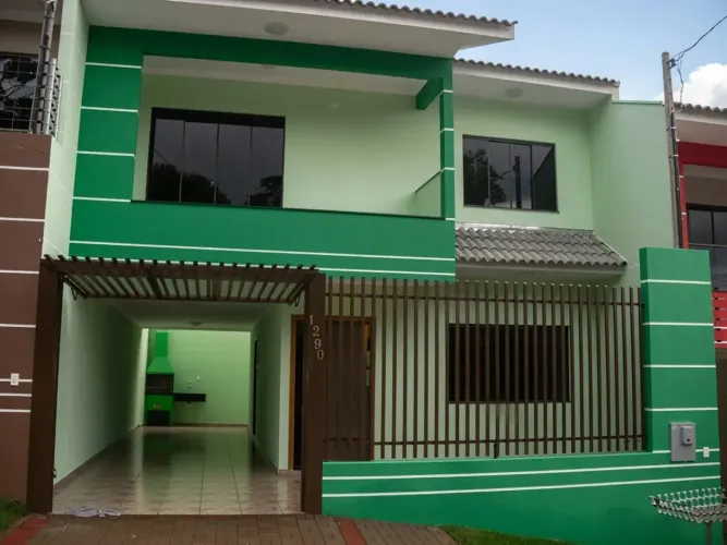 Sobrado para VENDA possui 141 metros quadrados com 4 quartos em Cancelli - Cascavel - PR