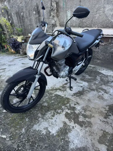 Fan ano 2023 único dono 53 mil km