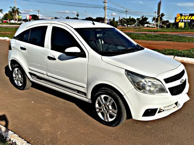Chevrolet Agile LTZ 1.4 MPFI 8V Flexpower 5P 2013