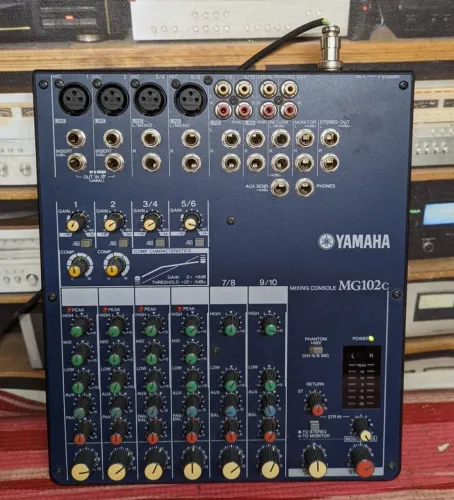 Mesa de som YAMAHA MG102c 110V