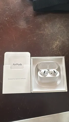 AirPods 4