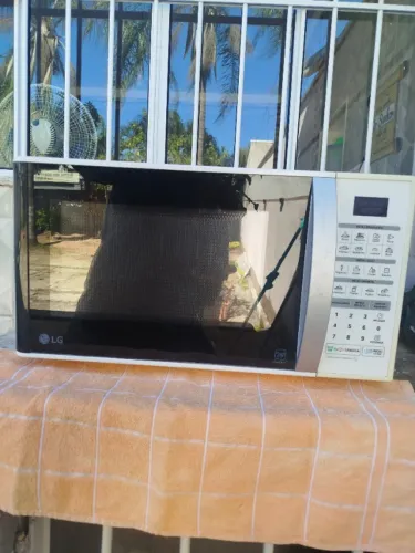 Microondas LG 30 litros Branco