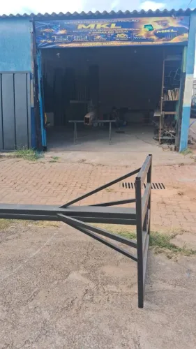 Suporte de pé caixa água