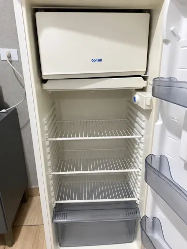 Geladeira 300 litros