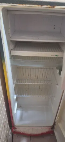 Geladeira 220v