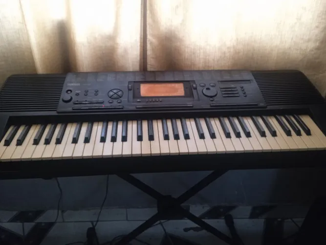 Yamaha psr520