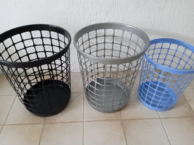 Baldes apenas $10 cada