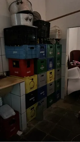 Vendo grades de cerveja variadas