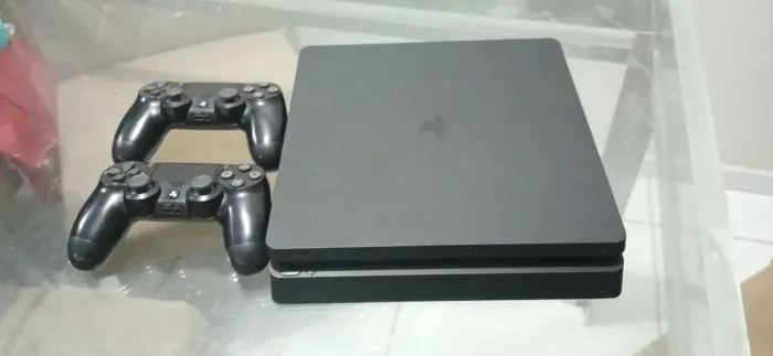Playstation 4 slim 1TB