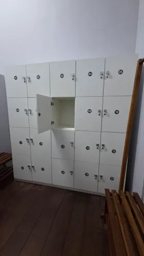 Armário Locker de madeira 