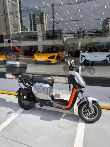 Autopropelido Soma 1000W Moto Chefe SEMI NOVA 