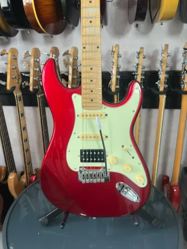 Guitarra Studebaker Skyhawk HSS