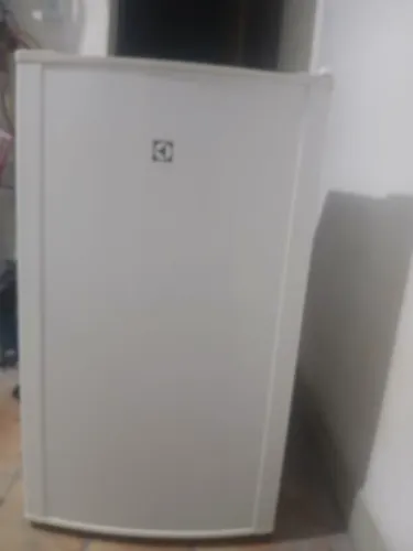 Frigobar 120 l Electrolux ótimo entrego Grátis local