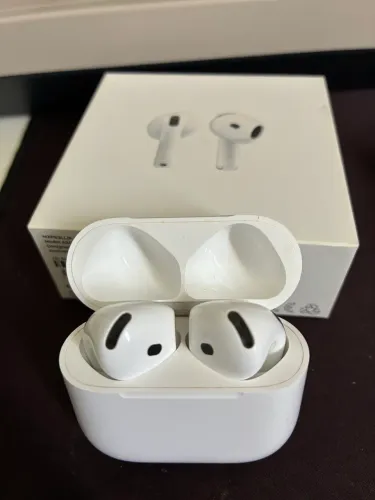 AirPods 4 sem cancelamento de ruído