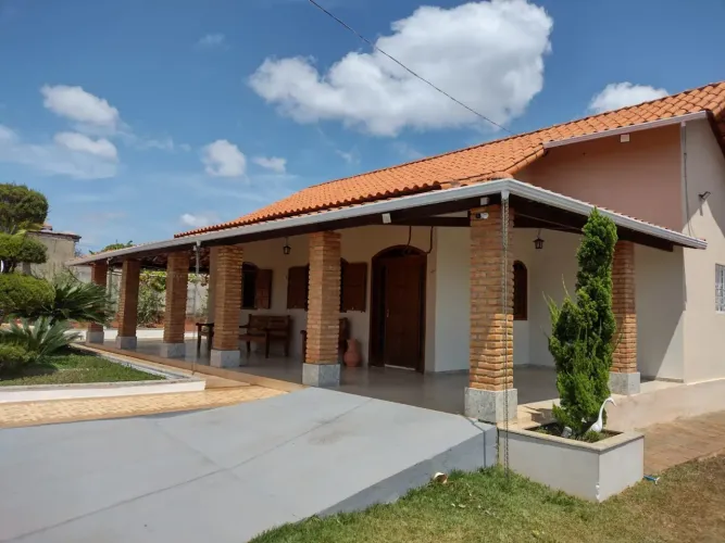 Chácara para venda com 5 quartos em Pinhões - Santa Luzia - MG
