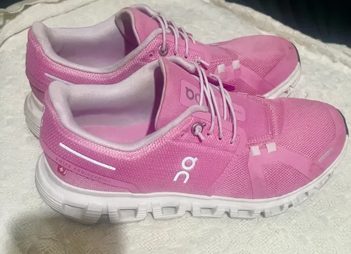 Vendo Tênis Cloud 6 (valor em loja 999)
