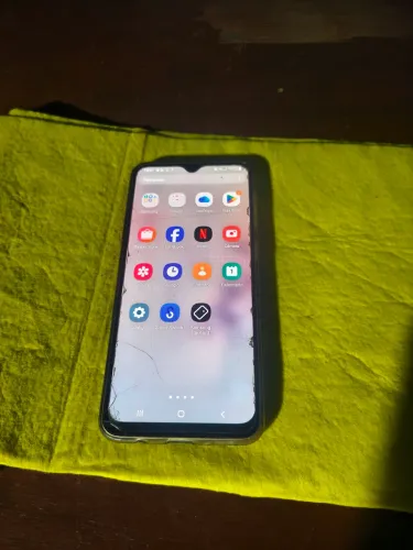 Celular básico, para emergência 