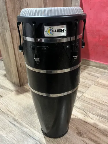 Vendo conga preta 