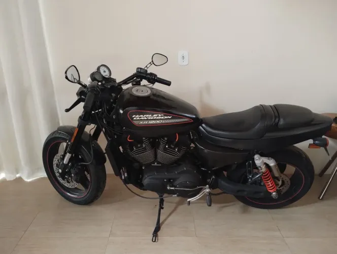 Vende XR 1200x terceiro dono, impecável, preta 2012