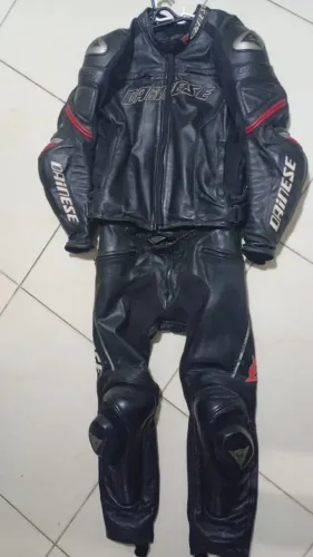 Vendo Macacão DAINESE - R$ 2.000,00