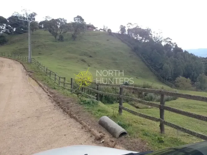 Terreno à venda em condomínio fechado de alto padrão, 4004 m² por R$ 405.000 - Rio Bonito 
