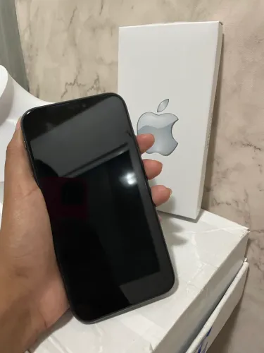 Vende-se iPhone 11