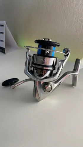 Molinete Shimano Stradic C3000 XG