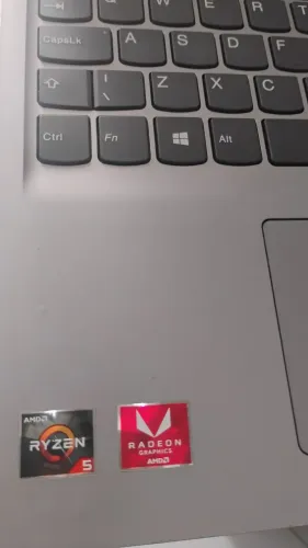 Notebook Lenovo S145 Ryzen 5 3500U com Placa de vídeo Radeon Vega 8 2GB 8GB RAM 