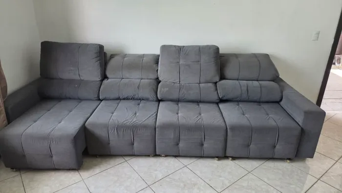 Sofá 4 lugares, extensível e reclinavei.