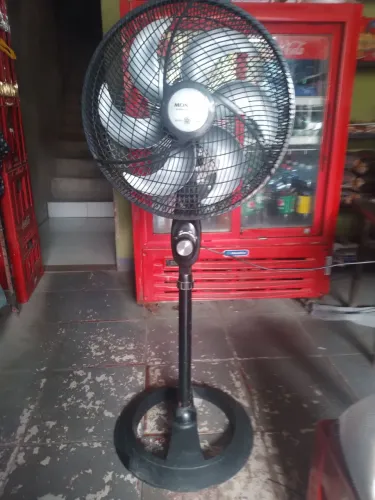 Ventilador de pé