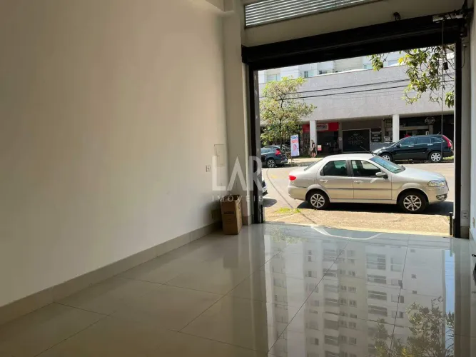 Loja comercial na Rua Jacuí