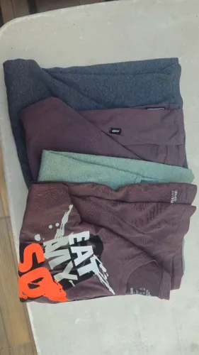 4 cmisas e 1 camiseta PMG