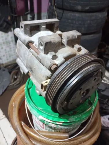 Compressor do ar condicionado Maxion 2.5 diesel 