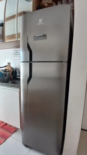 Geladeira Electrolux Frost Free 371L Inox