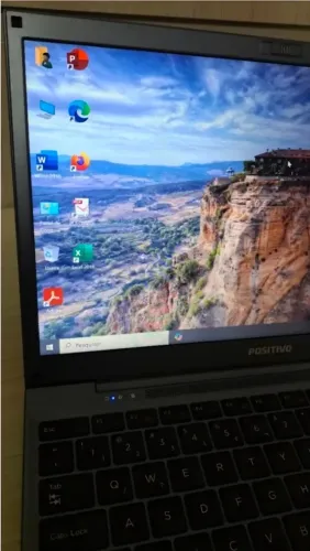 Notebook Positivo Novinho 1TB com plástico no Touch-screen ainda leia o anuncio