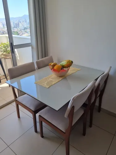 Mesa de Jantar + 4 cadeiras
