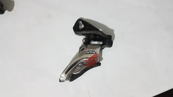 Câmbio dianteiro shimano XTR M9100 side swing Direct mount