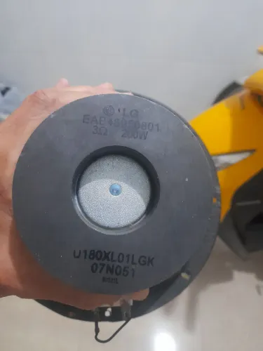 Vendo uma boca de som 200W funcionando e