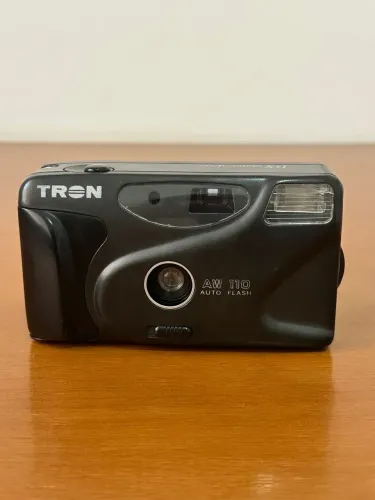 Máquina fotográfica tron 