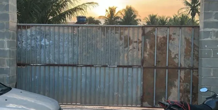 Vendo portão de aço galvanizado